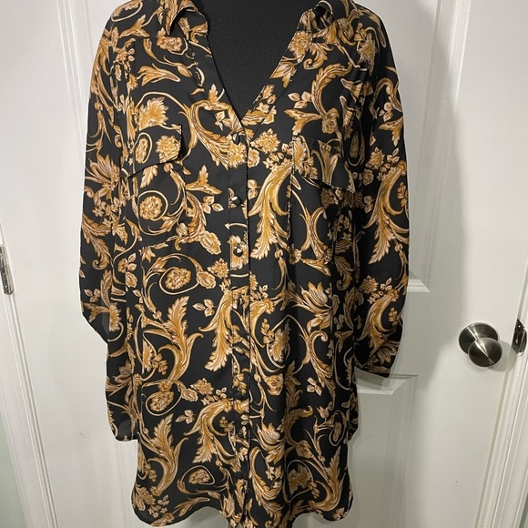 torrid Tops - Torrid Womens  Black and Gold Patterned Shirt Size 2 CB-10